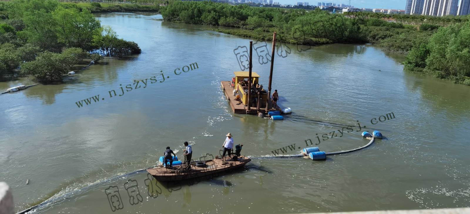 浅水位河床涨潮时施工6.jpg